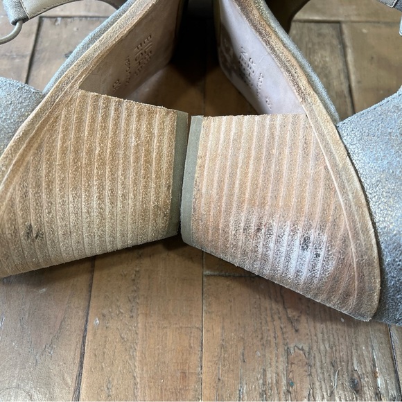 Eileen Fisher Lou Block Heel Sandal Open Toe Metallic Gold Strappy Zip Size 8.5 - Picture 9 of 11